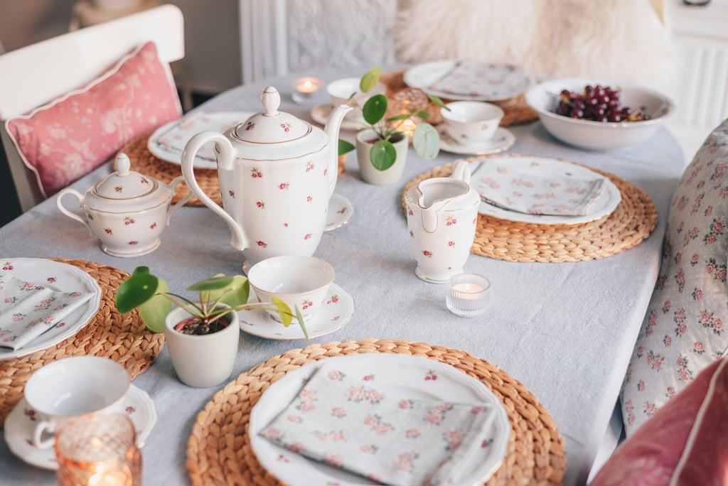 What to Wear to a Tea Party: Elegant Outfit Ideas and Styling Tips