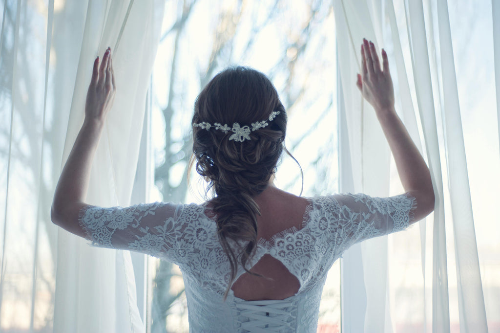 What to Wear to a Winter Bridal Shower: Cozy, Chic, and Festive