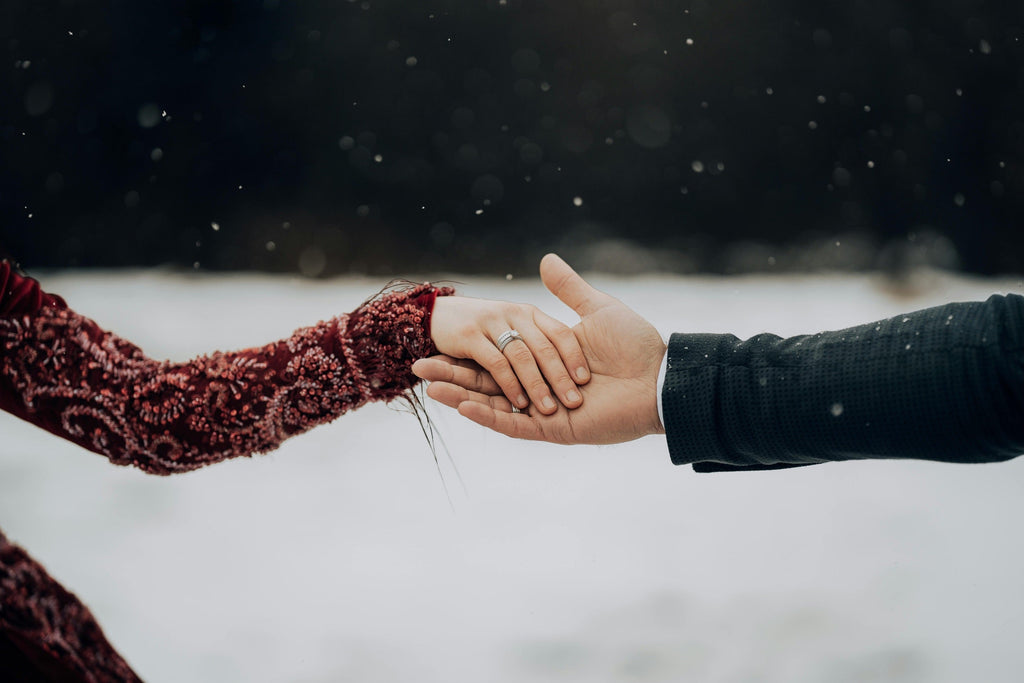 What to Wear to a Winter Wedding: Stylish and Warm Outfit Ideas