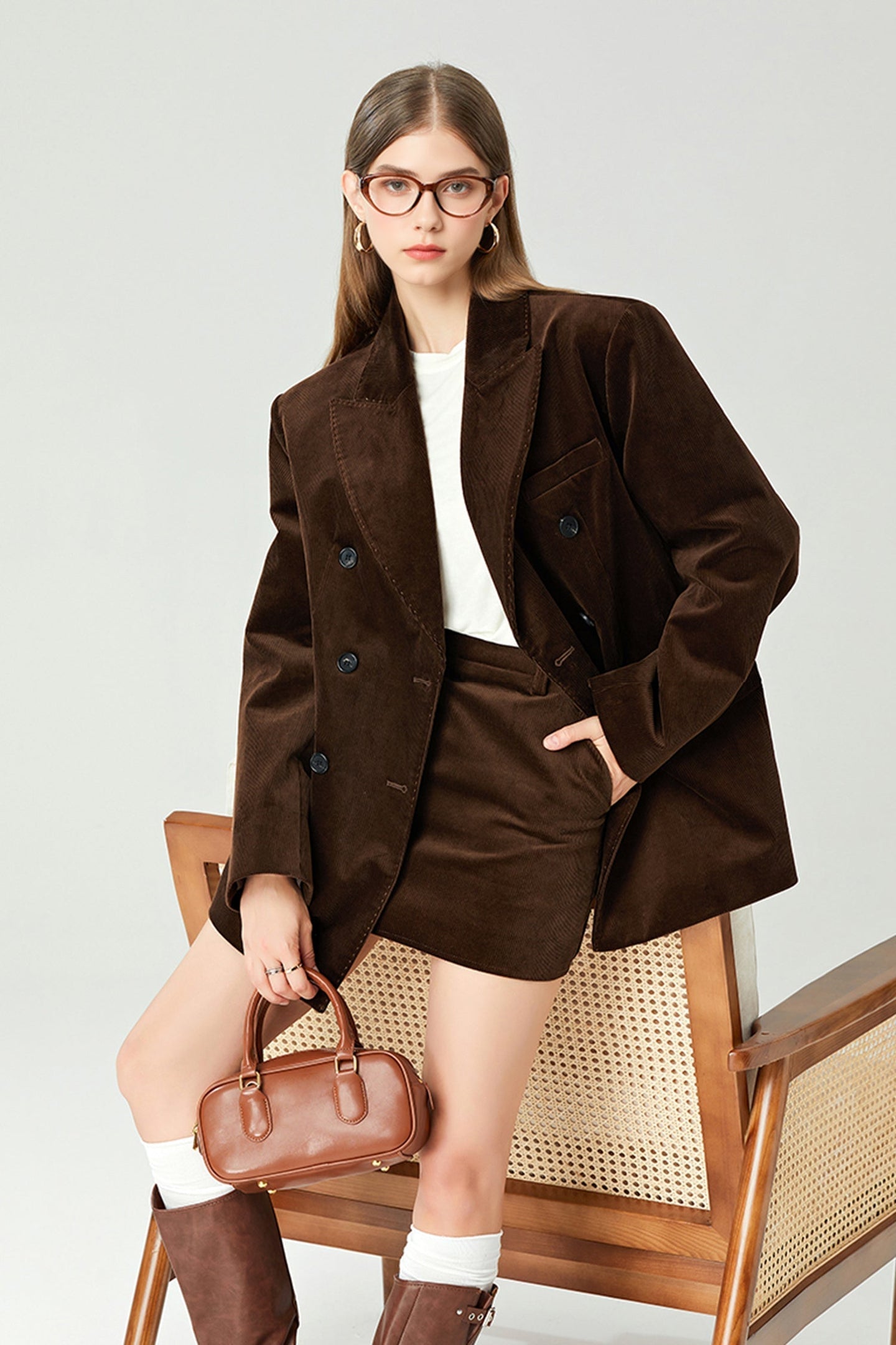 Is Corduroy a Spring Fabric? How to Wear It in Warm Weather