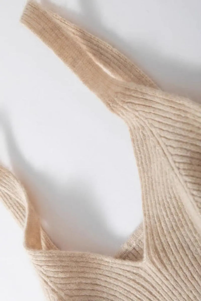 Fibflx Women's 100 Albe Cashmere Cropped Rib-Knit V-Neck Camisole