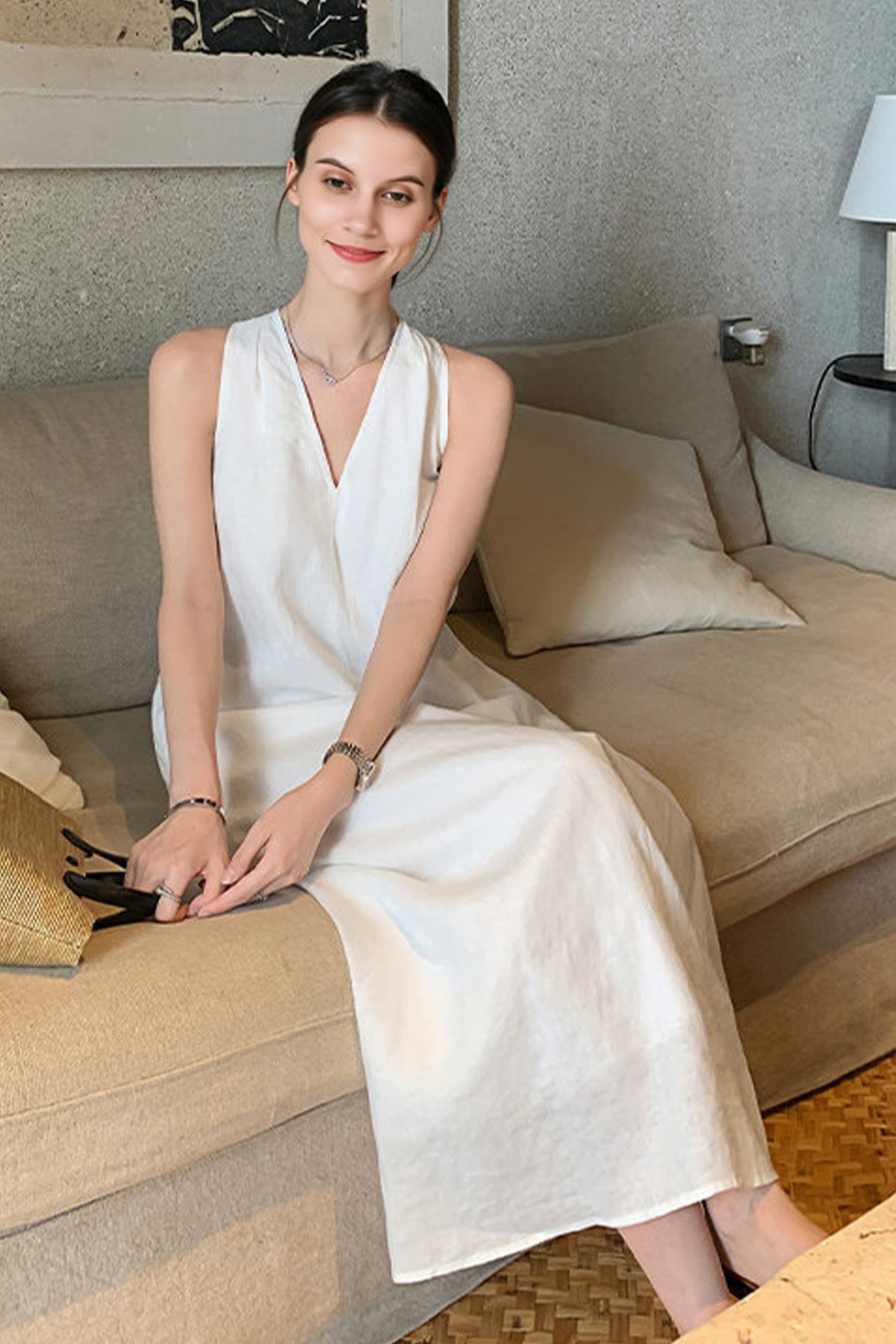 v neck a line summer dress 100% Linen V-Neck A-Line Relaxed Off White / M Lace neckline_High Neck A-Line Red Satin Long Size:FR34 - US2 - UK6 this beautiful dress offers