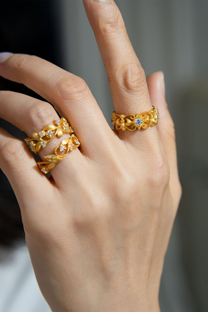 18K Gold Cubic Zirconia Flower Band Ring with Italian Rigato Finish  Fibflx