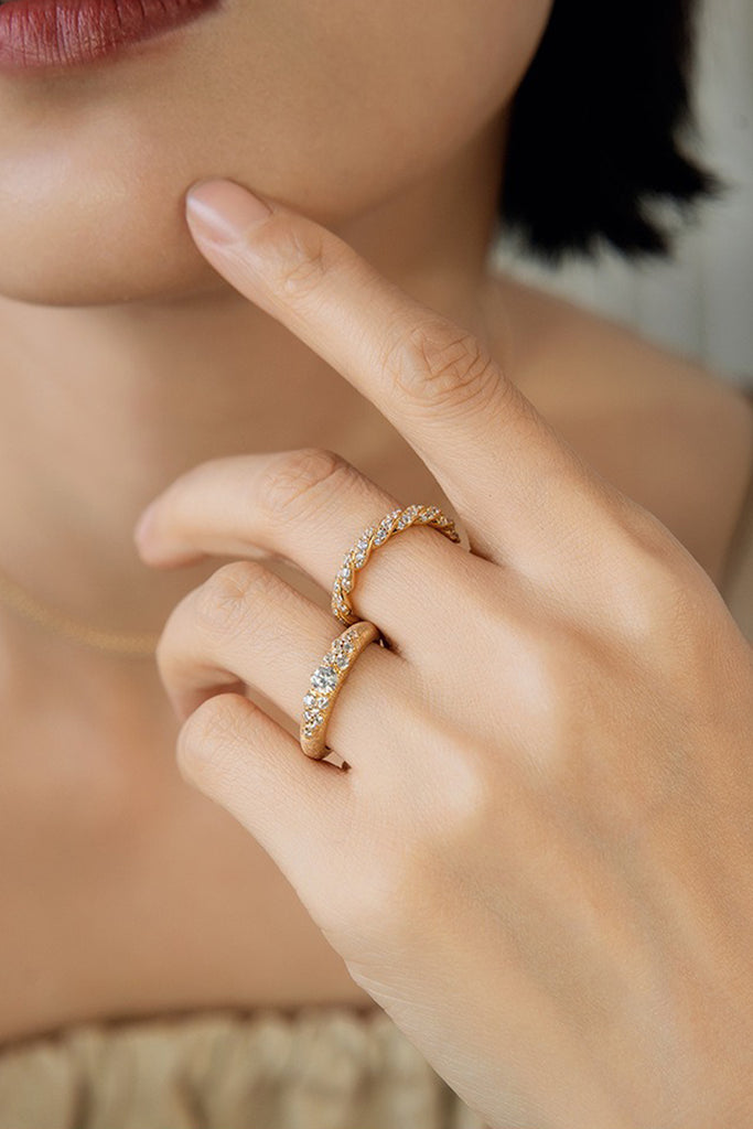 18K Gold Graduated CZ Band Ring with Italian Rigato Finish  Fibflx