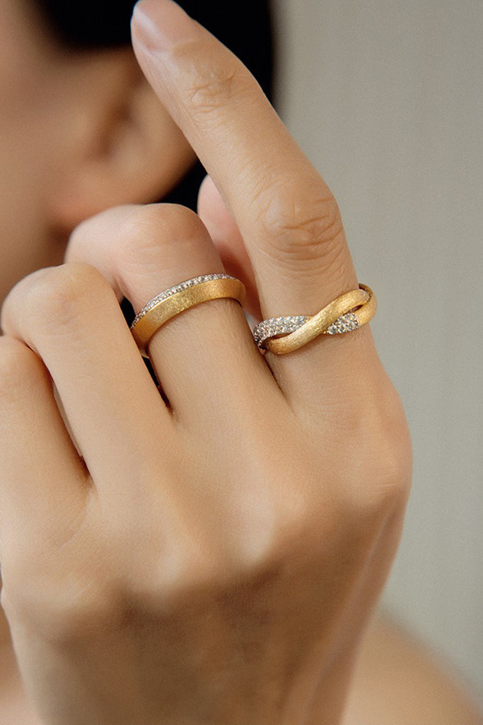 18K Gold Pav¨¦ CZ Crossover Ring with Italian Rigato Finish  Fibflx