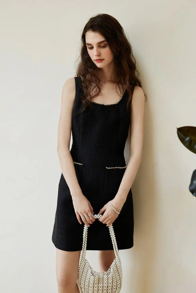 Black Scoop-Neck Sleeveless Mini Dress  Fibflx