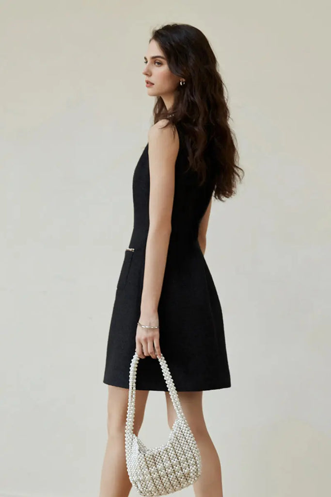 Black Scoop-Neck Sleeveless Mini Dress  Fibflx