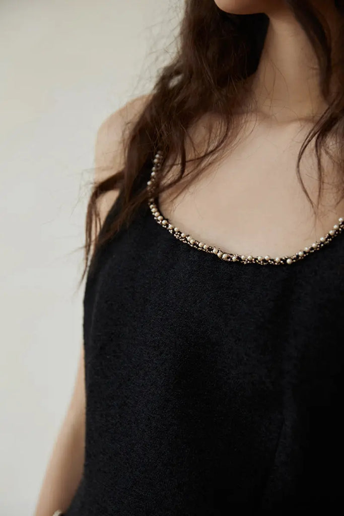 Black Scoop-Neck Sleeveless Mini Dress  Fibflx