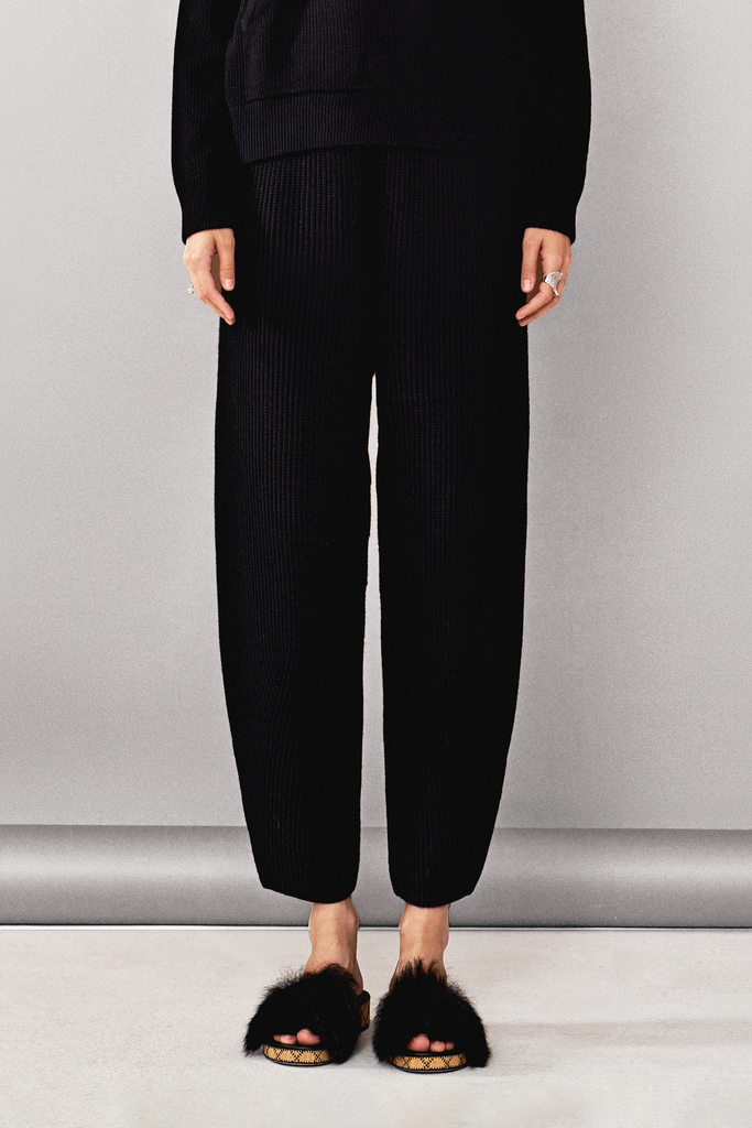 Black Wool Harem Sweatpants with Pockets Fibflx