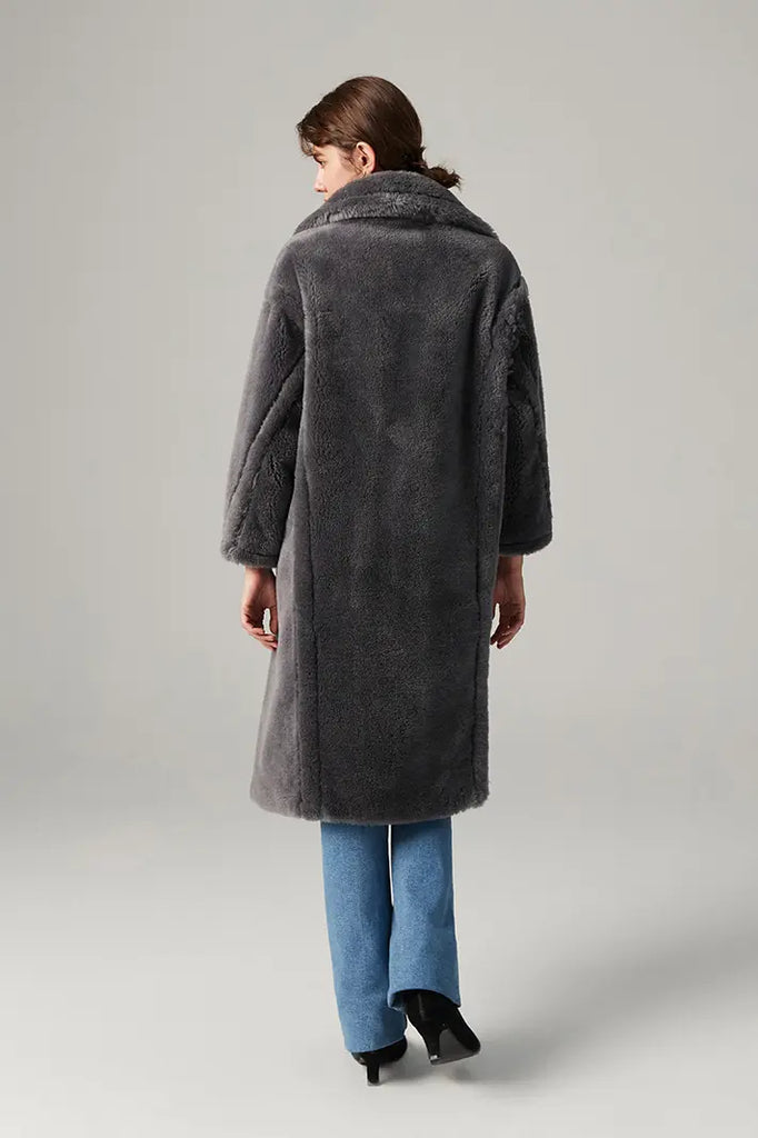 Cozy Teddy-style Shearling Coat With Lapel Collar Fibflx