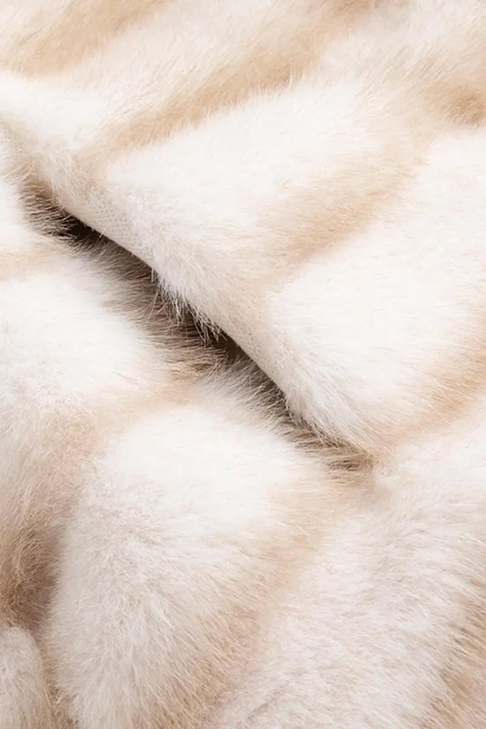 Fibflx Women's Cropped Faux Fur Chinchilla Coat with Oversized Collar