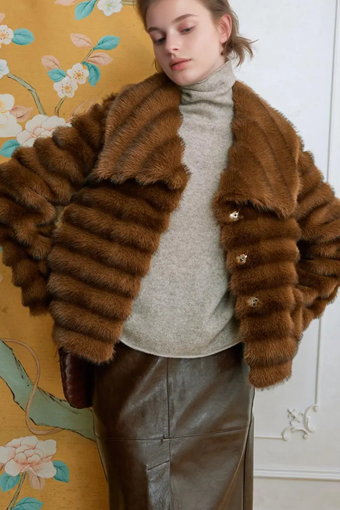 Fibflx Women's Cropped Faux Fur Chinchilla Coat with Oversized Collar