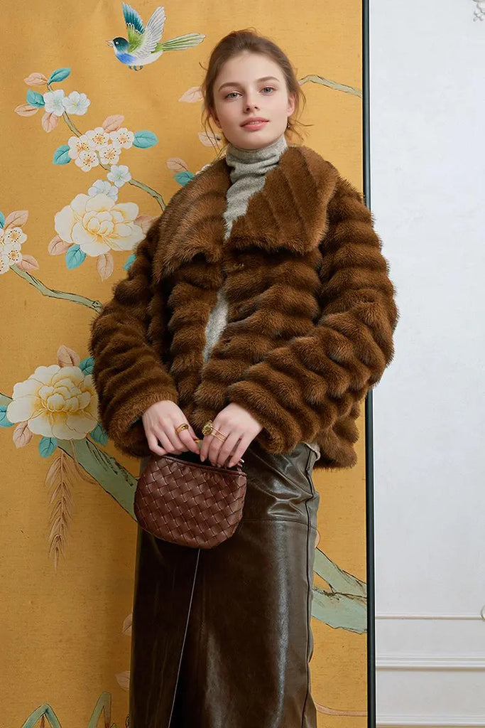 Fibflx Women's Cropped Faux Fur Chinchilla Coat with Oversized Collar