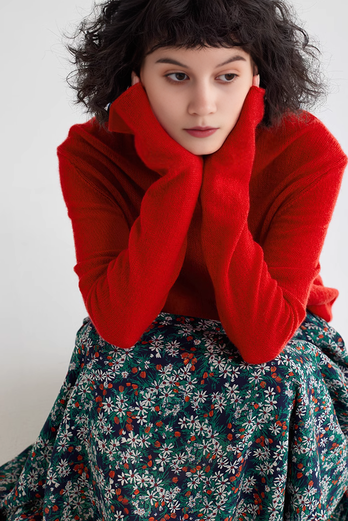 Lightweight Cashmere Crew Neck Sweater  Fibflx