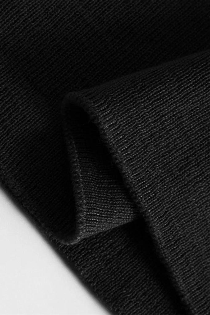 Slim Seamless Wool Turtleneck Sweater with Thumb Holes - Fibflx