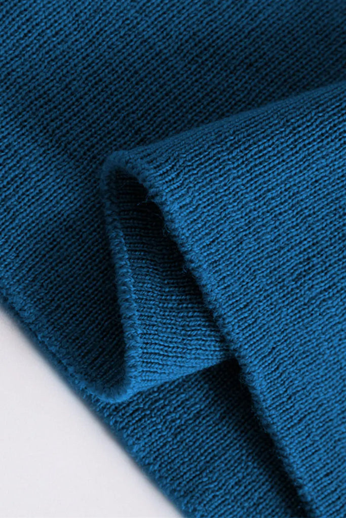 Slim Seamless Wool Turtleneck Sweater with Thumb Holes - Fibflx