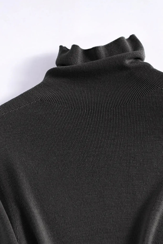 Slim Seamless Wool Turtleneck Sweater with Thumb Holes - Fibflx