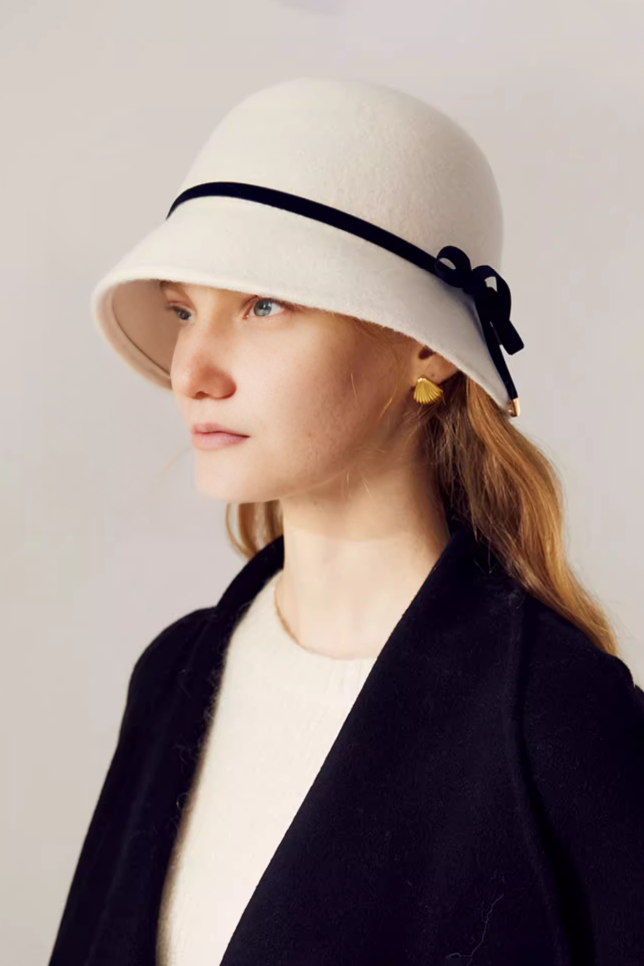 Vintage 100 Wool Felt Cloche Hat With Bow Fibflx