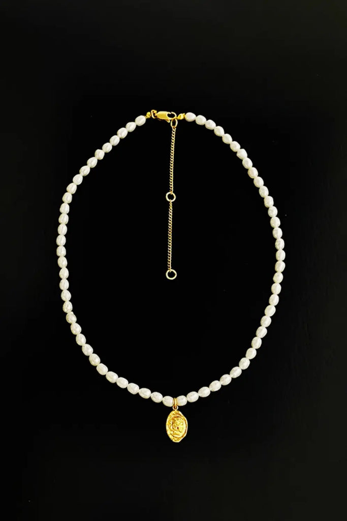 Vintage Pearl Chain Necklace with Gold Pendant Fibflx