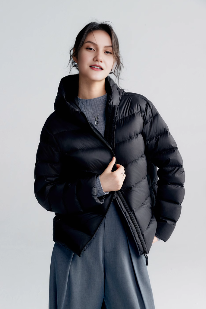 Women's Ultra Lightweight Hooded Packable Down Puffer Jacket