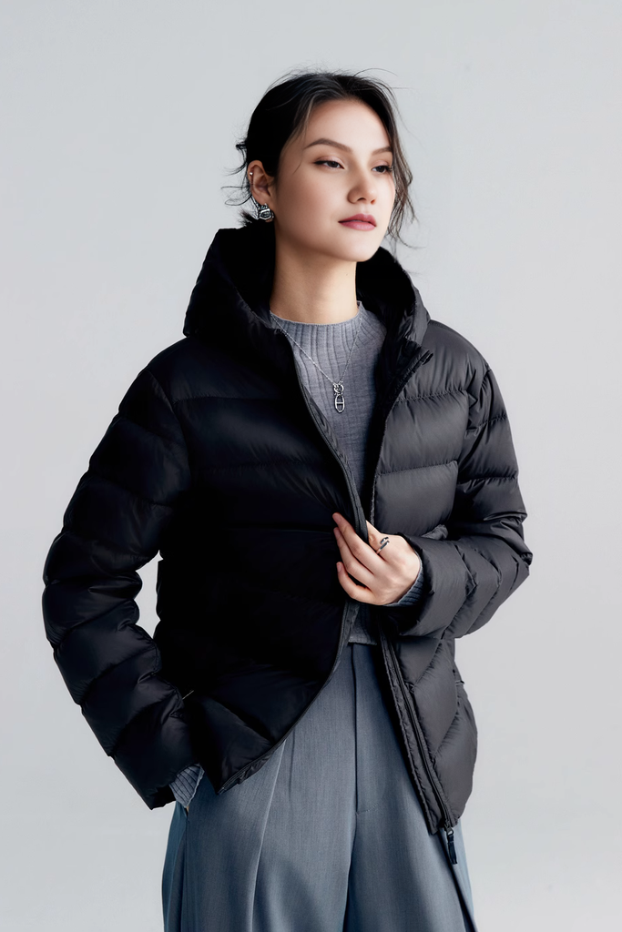 Women's Ultra Lightweight Hooded Packable Down Puffer Jacket