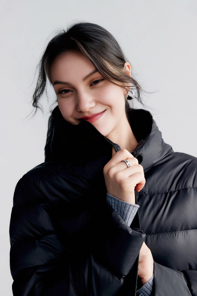 Women's Ultra Lightweight Hooded Packable Down Puffer Jacket