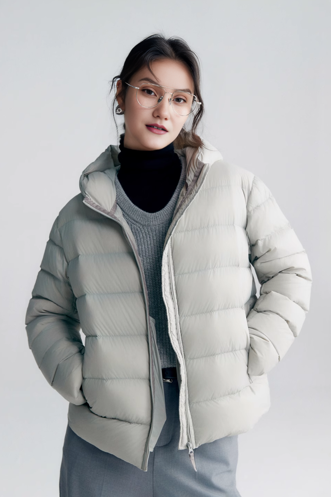 Women's Ultra Lightweight Hooded Packable Down Puffer Jacket