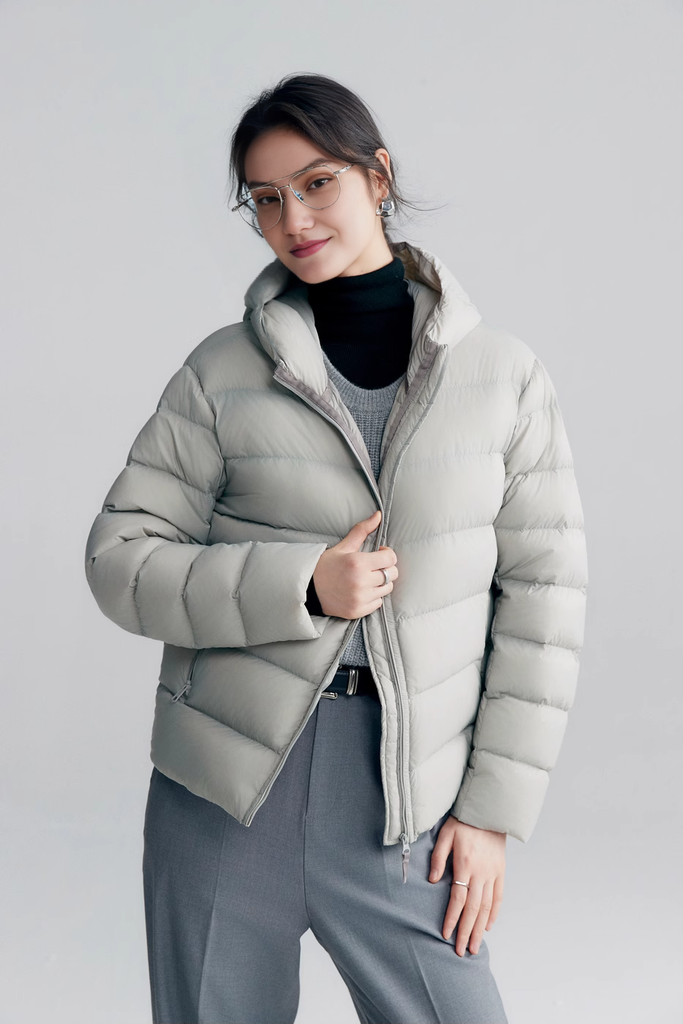 Women's Ultra Lightweight Hooded Packable Down Puffer Jacket