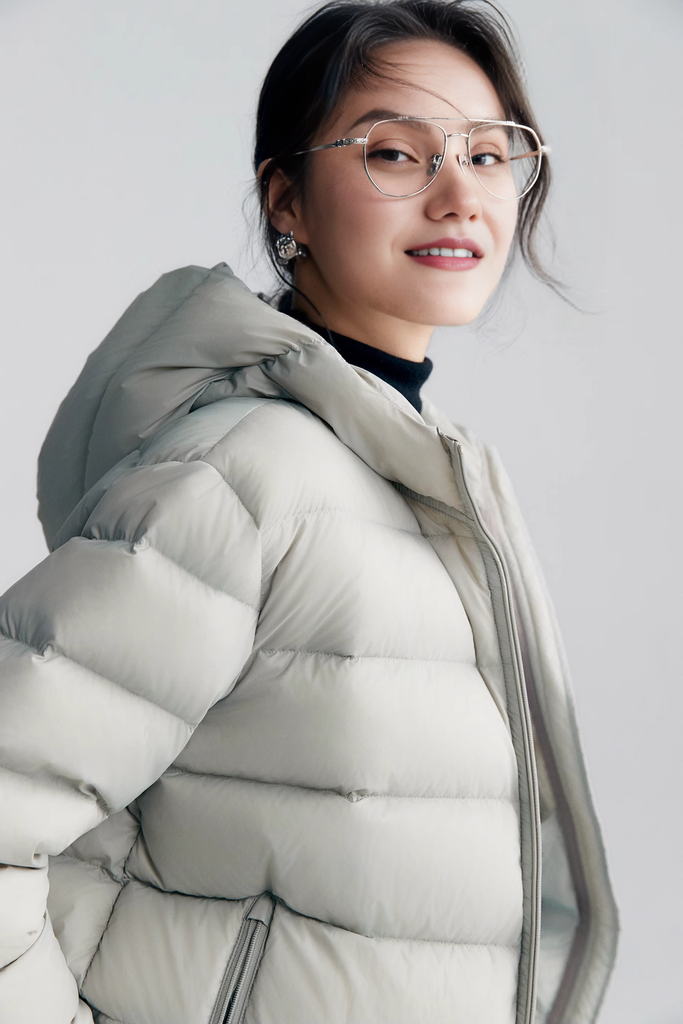 Women's Ultra Lightweight Hooded Packable Down Puffer Jacket