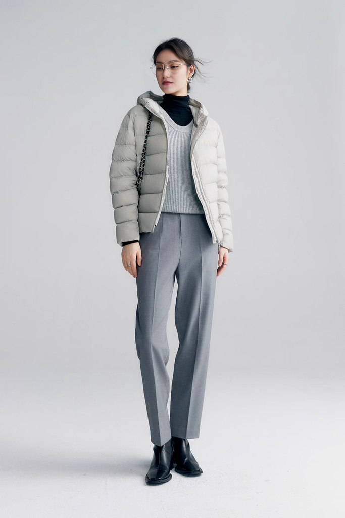 Women's Ultra Lightweight Hooded Packable Down Puffer Jacket