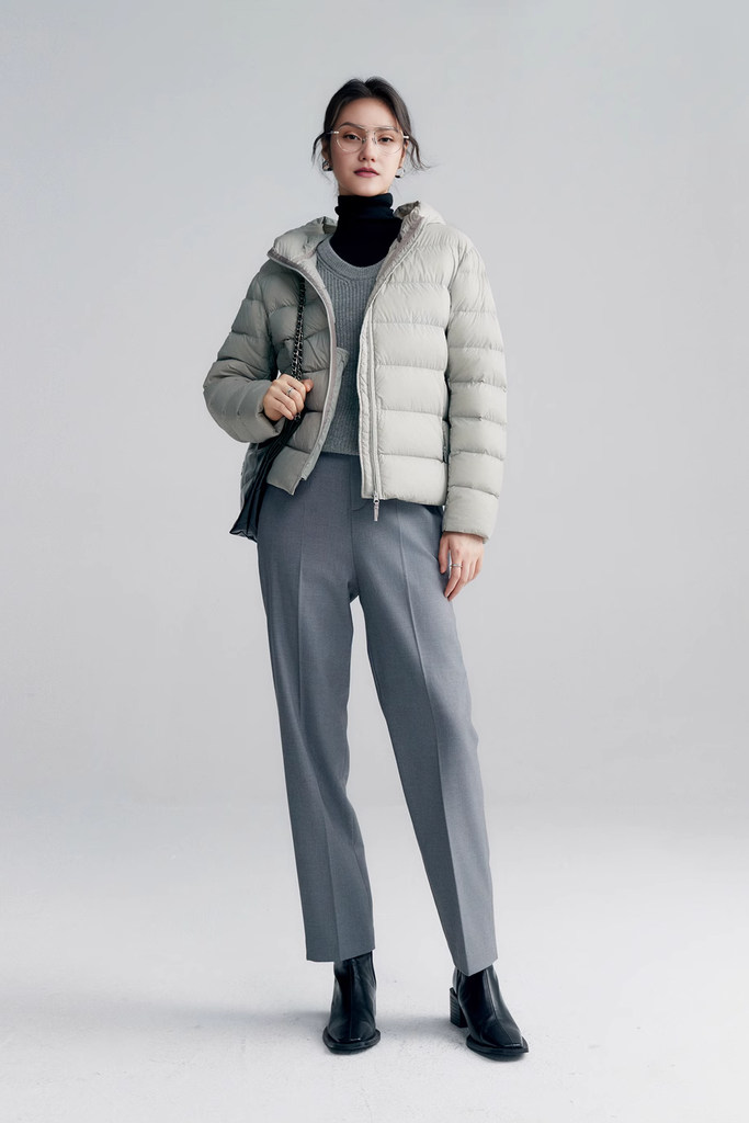 Women's Ultra Lightweight Hooded Packable Down Puffer Jacket