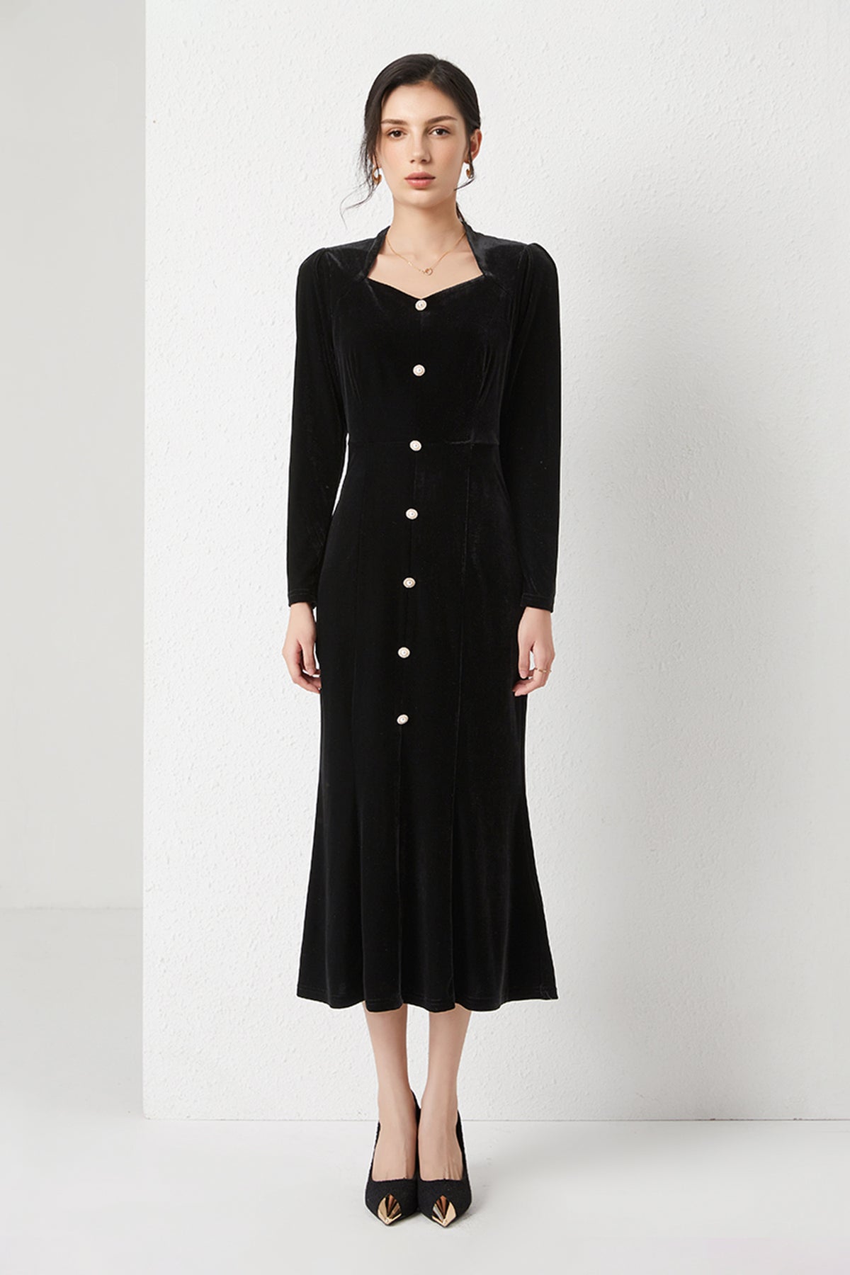 black velvet long sleeve midi dress | Sweetheart Dress Italian Size WOMEN:IT46|XL Indianwear Bridalwear Asianwear Designerwear Pakistaniwear in BRAINTREE catching style made for 90's Slip Dress