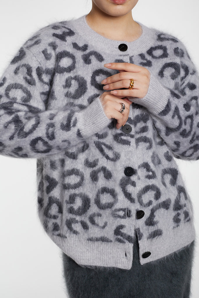 Chic Brushed Cashmere Leopard Print Cardigan  Fibflx