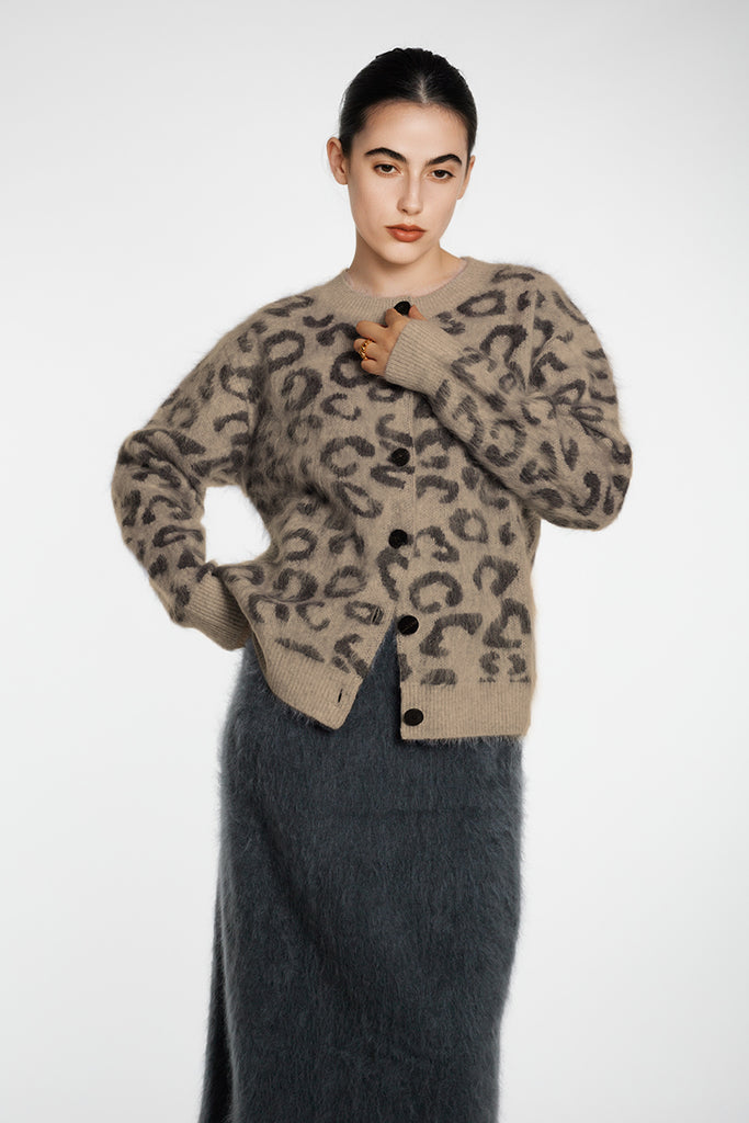 Chic Brushed Cashmere Leopard Print Cardigan Sahara Beige / L / 100% Cashmere (Weight: 440g (±1 Fibflx