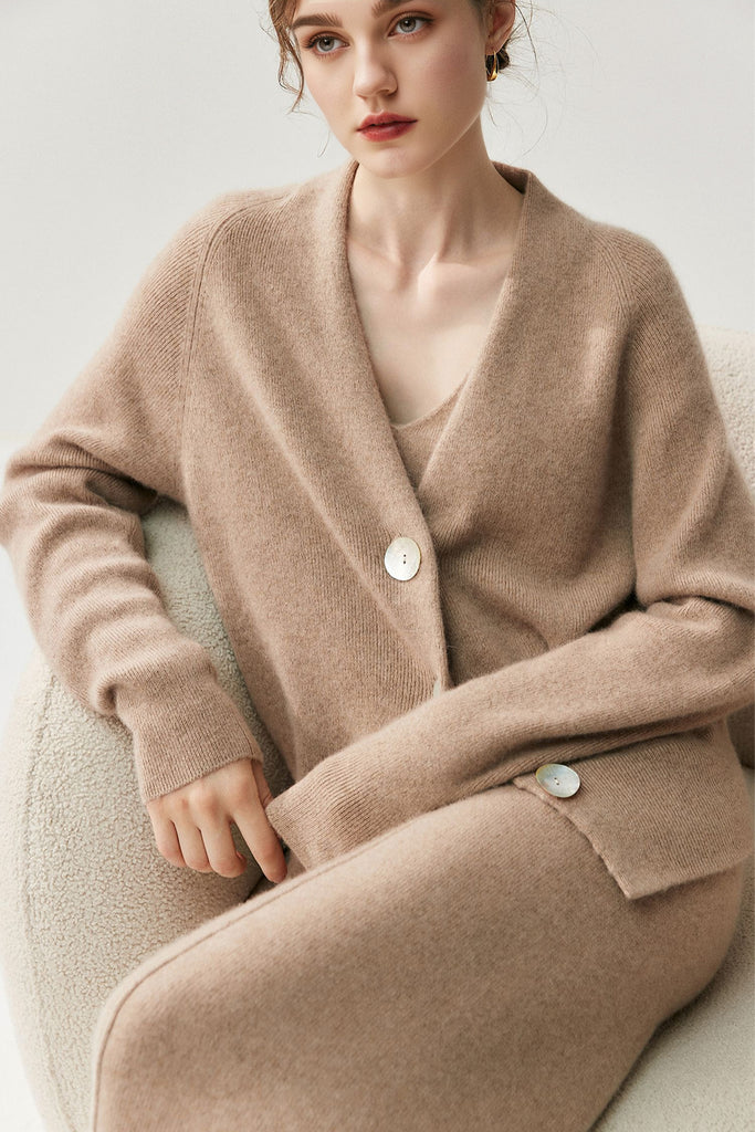 Chunky Knit 100 Cashmere V-Neck Cardigan One Size / Khaki / 100% Cashmere Fibflx