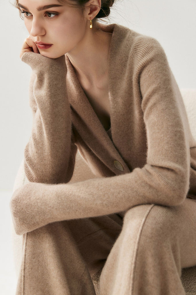 Chunky Knit 100 Cashmere V-Neck Cardigan  Fibflx