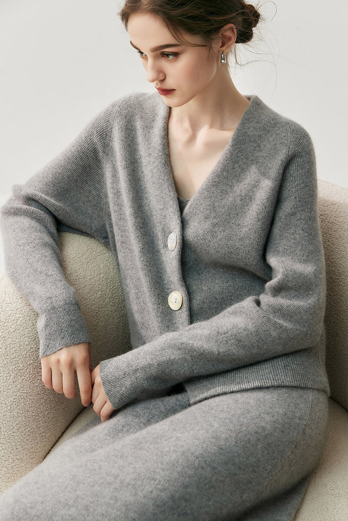 Chunky Knit 100 Cashmere V-Neck Cardigan One Size / Slate Grey / 100% Cashmere Fibflx