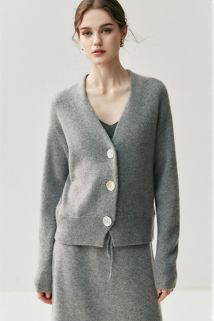 Chunky Knit 100 Cashmere V-Neck Cardigan  Fibflx