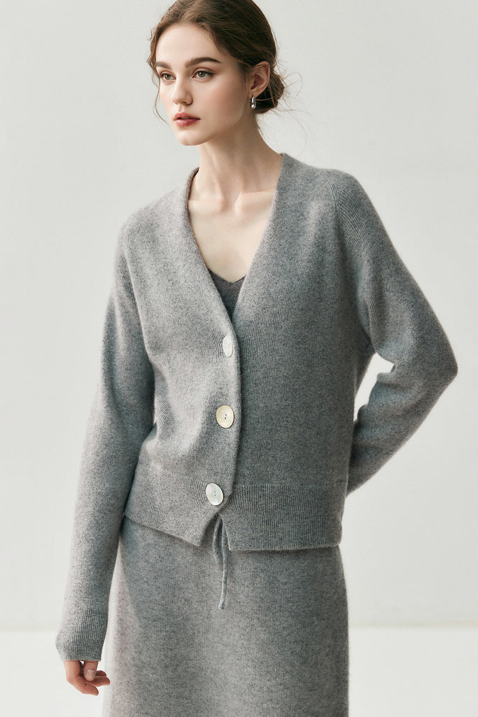 Chunky Knit 100 Cashmere V-Neck Cardigan  Fibflx
