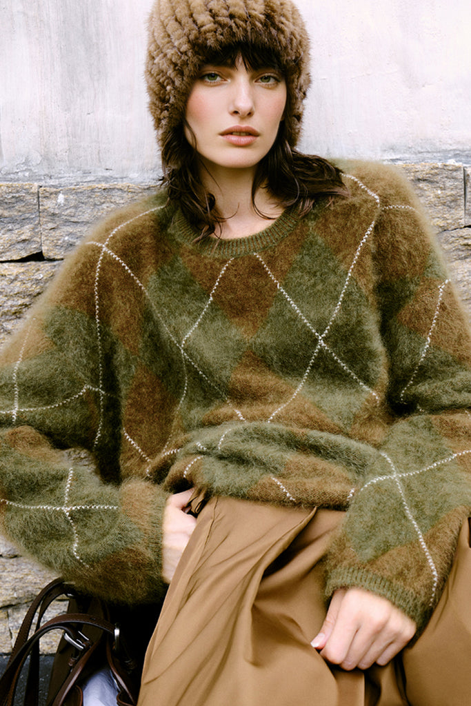 Chunky Brushed Cashmere Argyle Crewneck Sweater  Fibflx