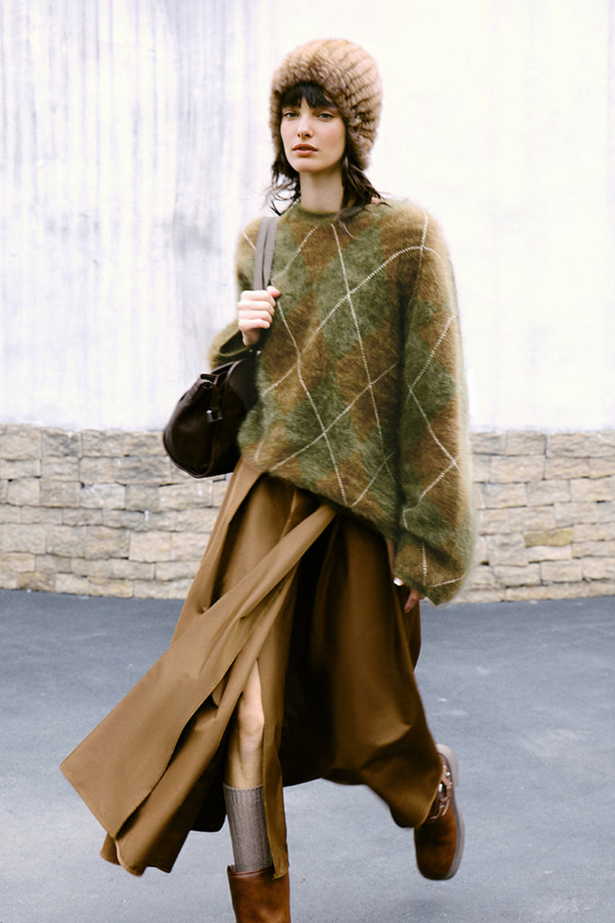 Chunky Brushed Cashmere Argyle Crewneck Sweater  Fibflx