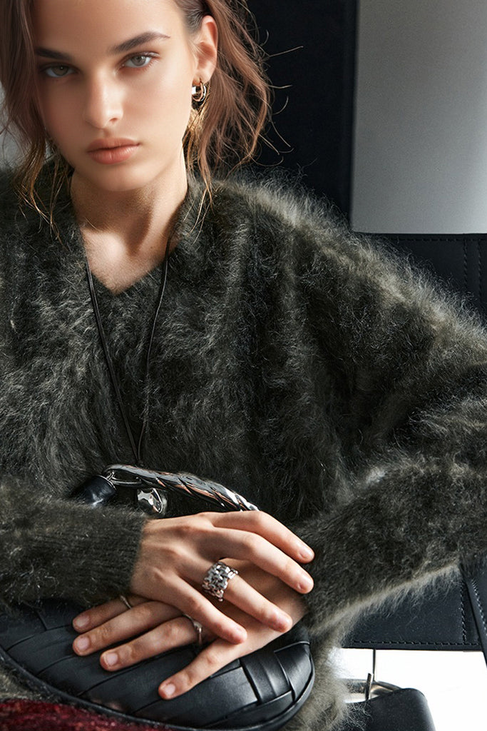 Chunky Brushed Cashmere V-Neck Pullover Sweater  Fibflx