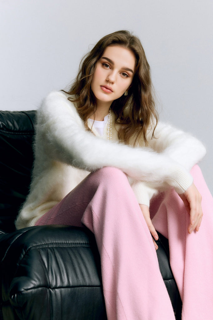 Chunky Brushed Cashmere V-Neck Pullover Sweater  Fibflx