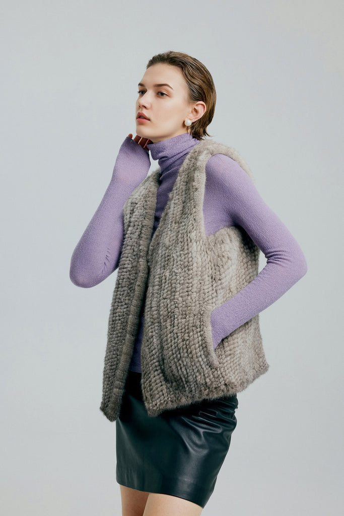 Featherlight Washable Cashmere-Silk Turtleneck Sweater  Fibflx
