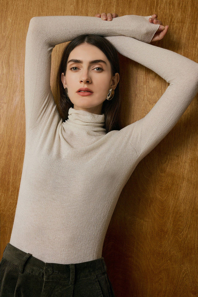 Featherlight Washable Cashmere-Silk Turtleneck Sweater Off White / M / 36.8% Cashmere 27.3% Nylon 25.7% R Fibflx