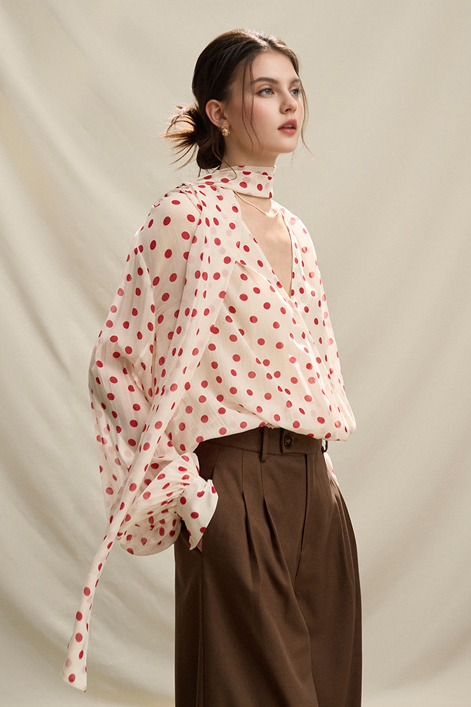 flowy-v-neck-balloon-sleeve-