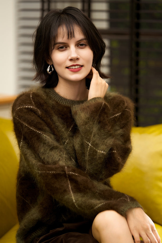 Italian-Spun Brushed Cashmere Argyle Crewneck Sweater  Fibflx