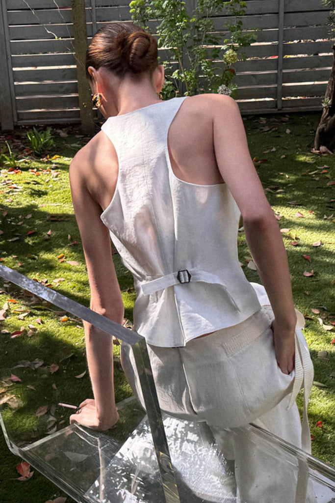 Linen Tailored V-Neck Button-Up Vest  Fibflx