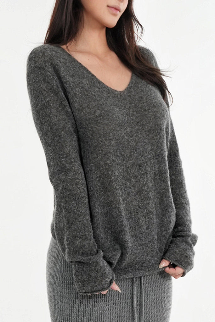 Oversized Wool-Mohair Blend V-Neck Pullover Sweater in Burgundy Fibflx