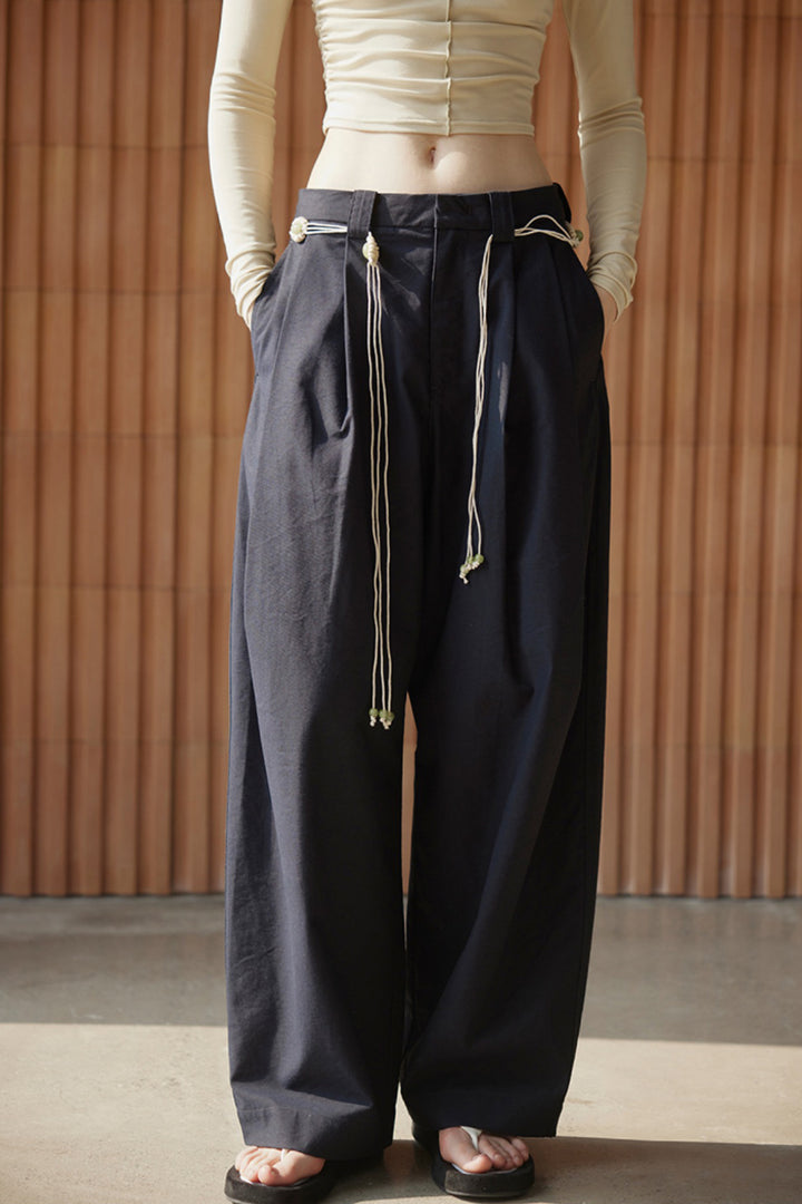 Pleated Low-Rise Barrel-Leg Pants in Navy Navy Blue / M Fibflx